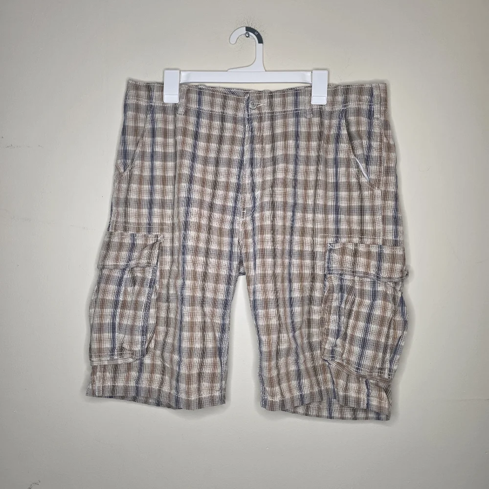 Levi's White Tab Plaid Cargo 100% Cotton Shorts Size 36 - Picture 3 of 9